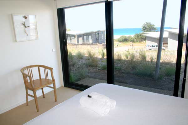 Apollo Bay Accommodation - Apollo's View - lounge detail 